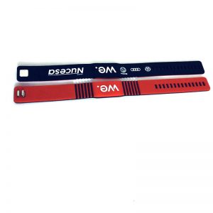 Debossed Logo RFID Silicone Wristband With H3 UHF Chip