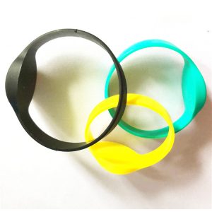 OEM Waterproof 125KHZ T5577 RFID Silicone Wristband With Customized Logo